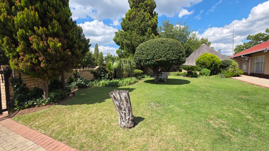 4 Bedroom Property for Sale in La Hoff North West